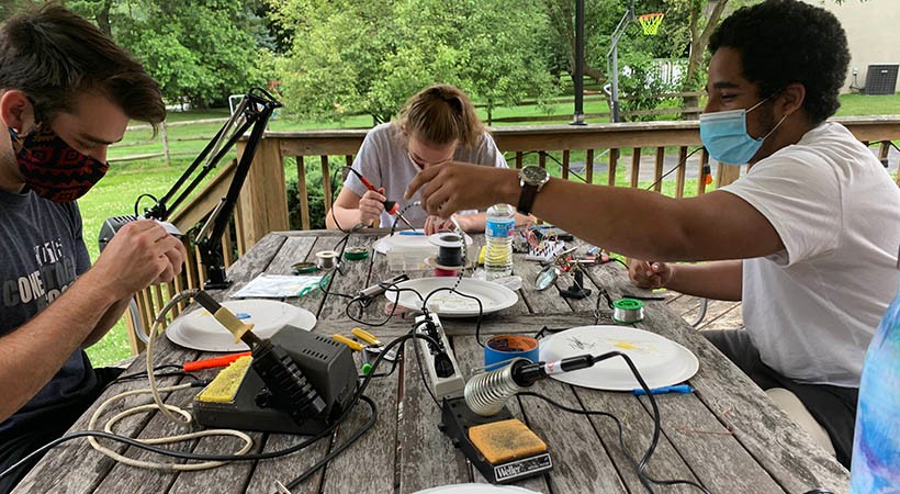 INNOVATE Blue-Blanket-Team INNOVATE Blue-Blanket-Team