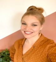 Lauren-Duff-Headshot Lauren Duff