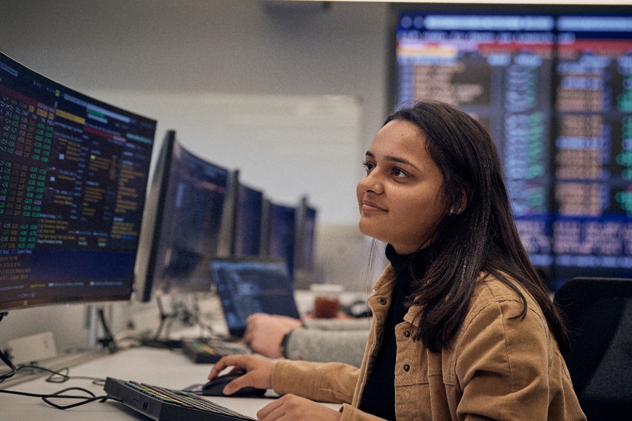 Student in Finance Lab